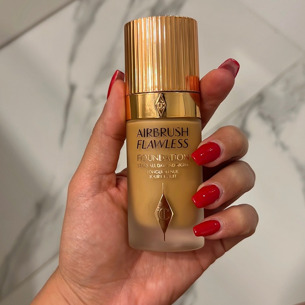 Charlotte tillbury airbrush flawless foundation shade 10 neutral